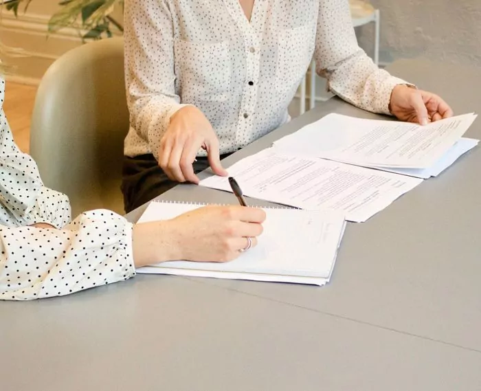 contrato-de-compraventa-de-un-inmueble-en-espana-700x569-1