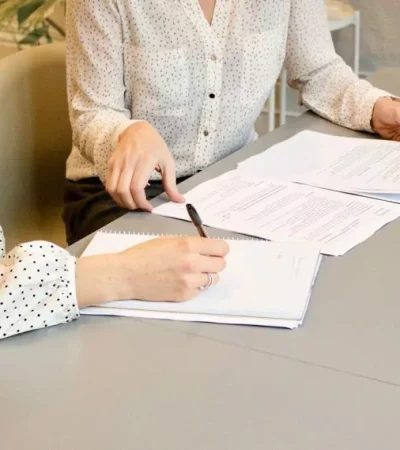 contrato-de-compraventa-de-un-inmueble-en-espana-700x569-1